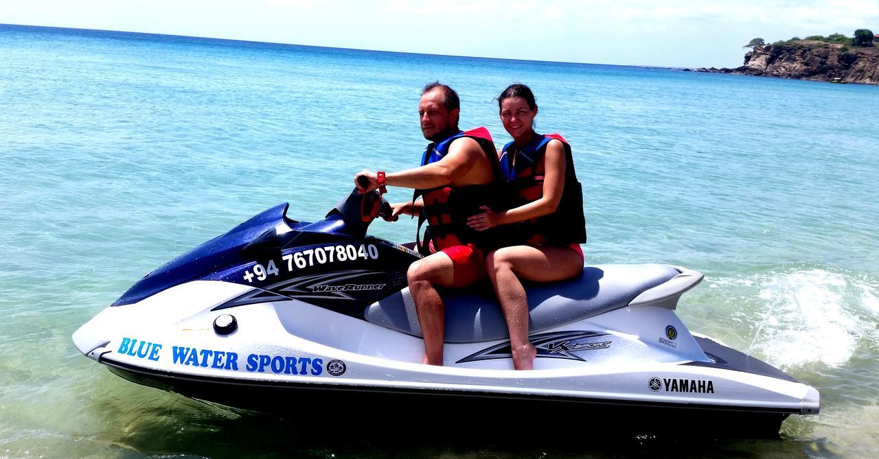 טרינקומאלה Blue Wings Beach Hotel מראה חיצוני תמונה